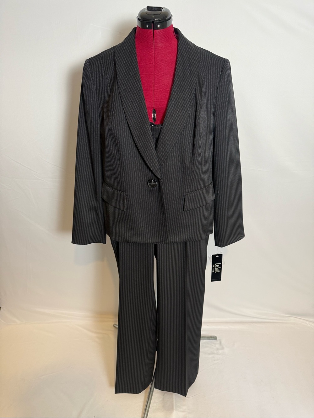 NWT Le Suit Pantsuit Size 16P Black & White Pinstripe 2-Piece Set Blazer & Pant